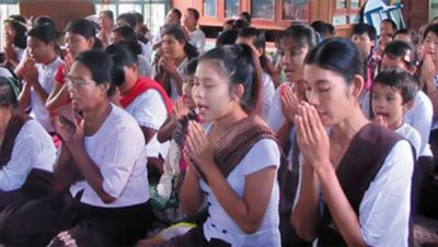 Young and old practice meditation